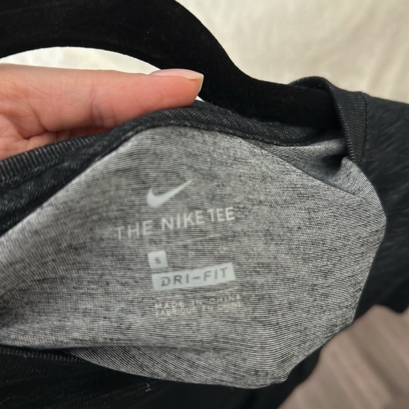 Nike Dri-Fit Tshirt - Picture 4 of 4